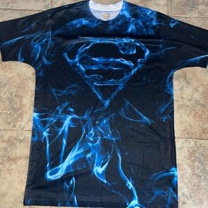 Superman tee sz medium.